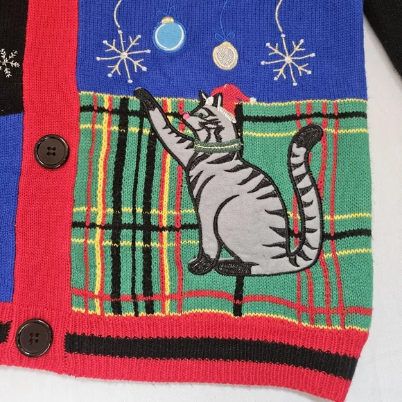 Christmas cat sweater pull-over with faux front buttons - Picture 11 of 11